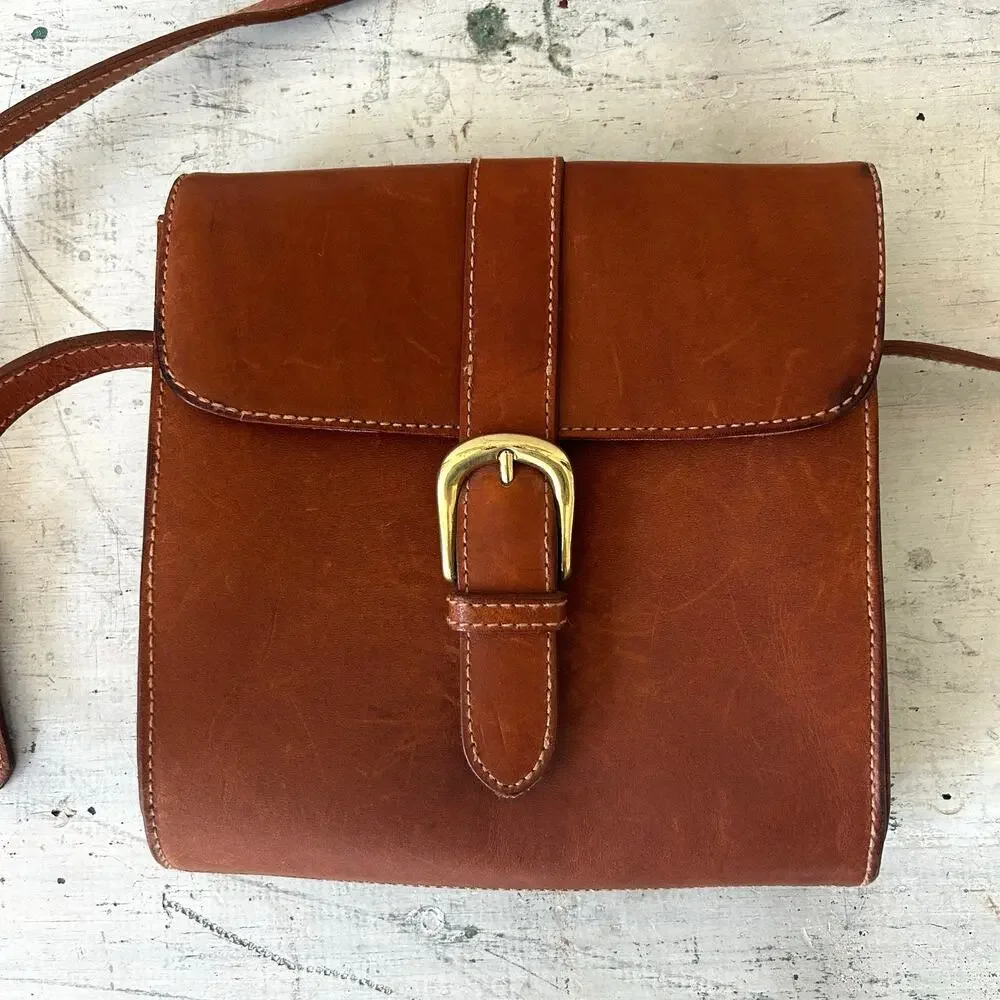 Vintage G.H. Bass Leather Crossbody Purse Saddle Bag Brass Buckle Shoulder Bag - Picture 2 of 8